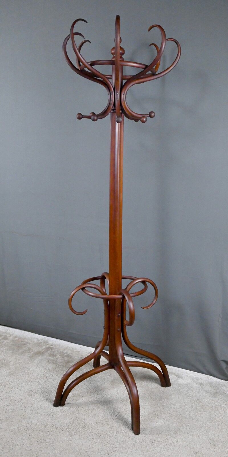 Large curved beech coat rack in the Thonet style – early 20th century