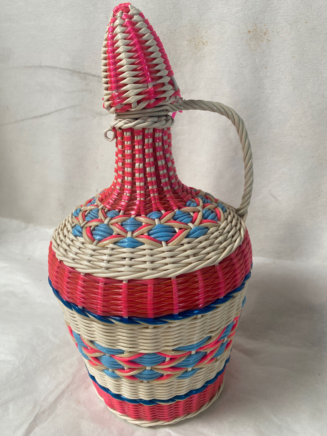 Vintage scoubidou carafe