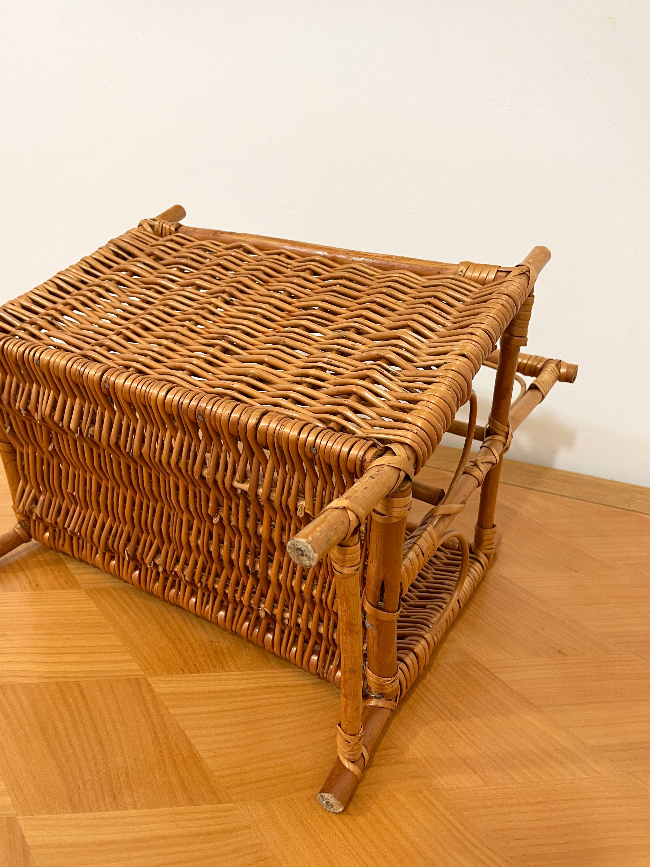 Rattan magazine rack - 60s/70s - Riviera spirit