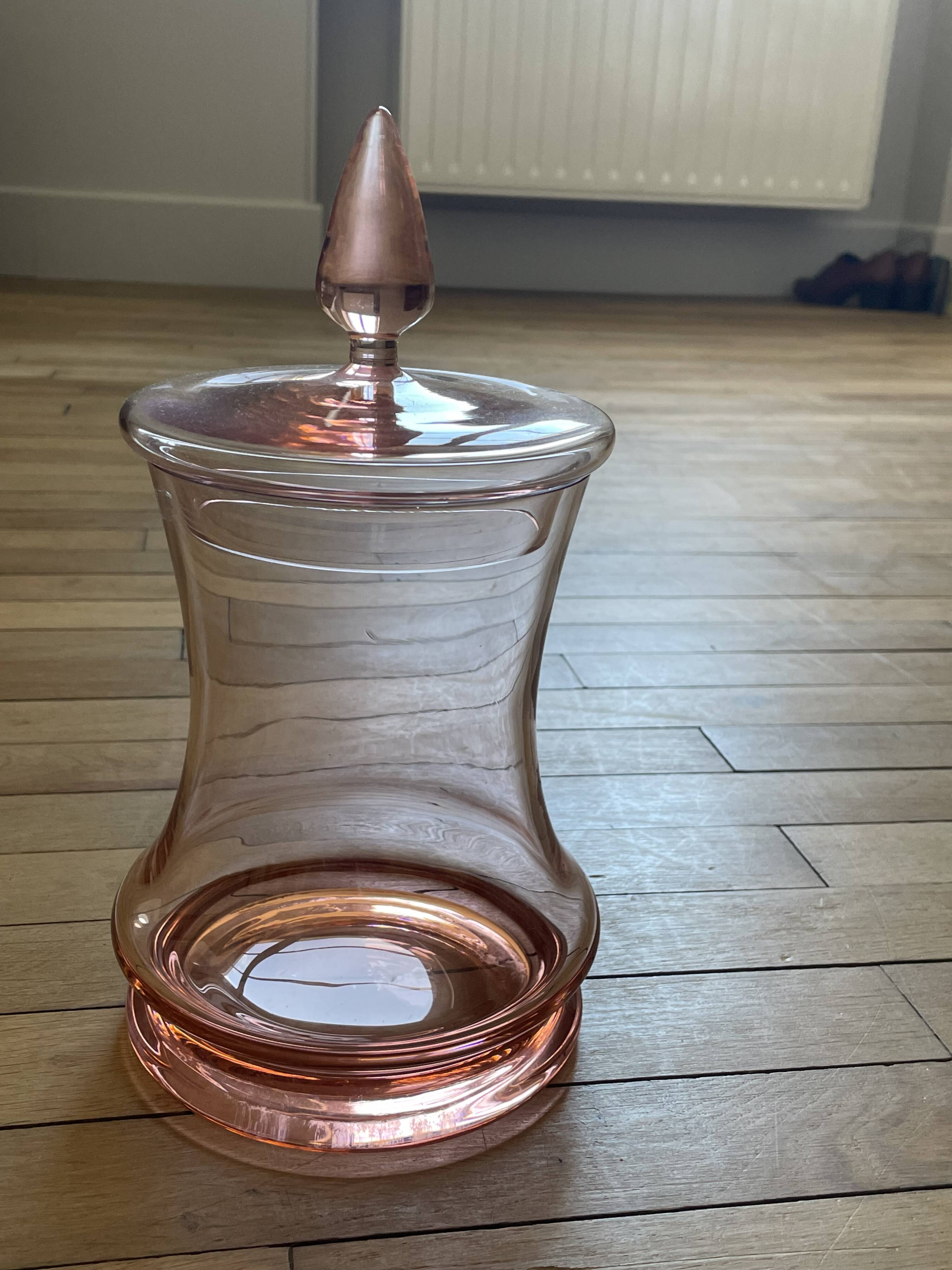 Blown glass pot 251016