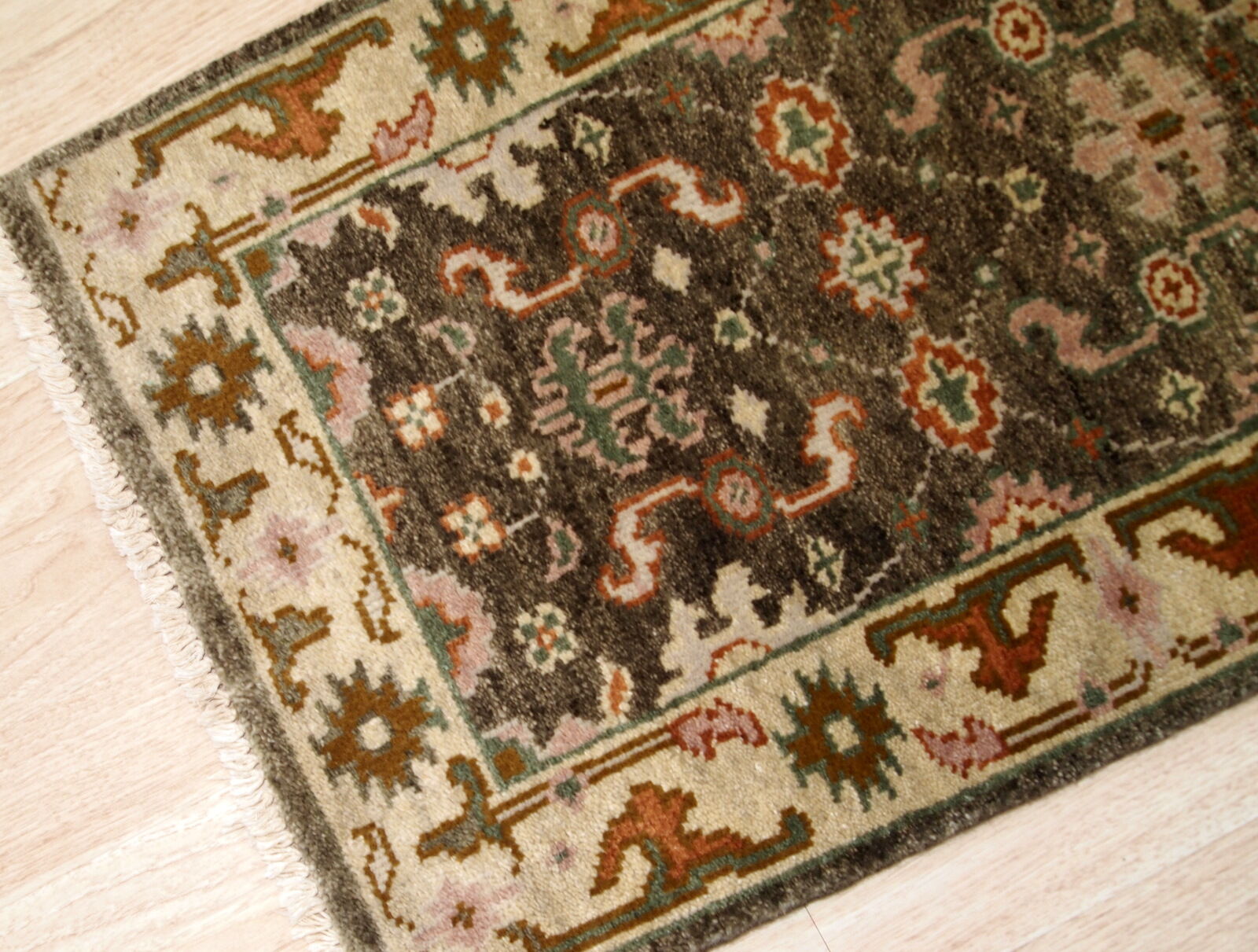 Handmade Indo-Mahal vintage rug 64cm x 97cm 1980s, 1B865