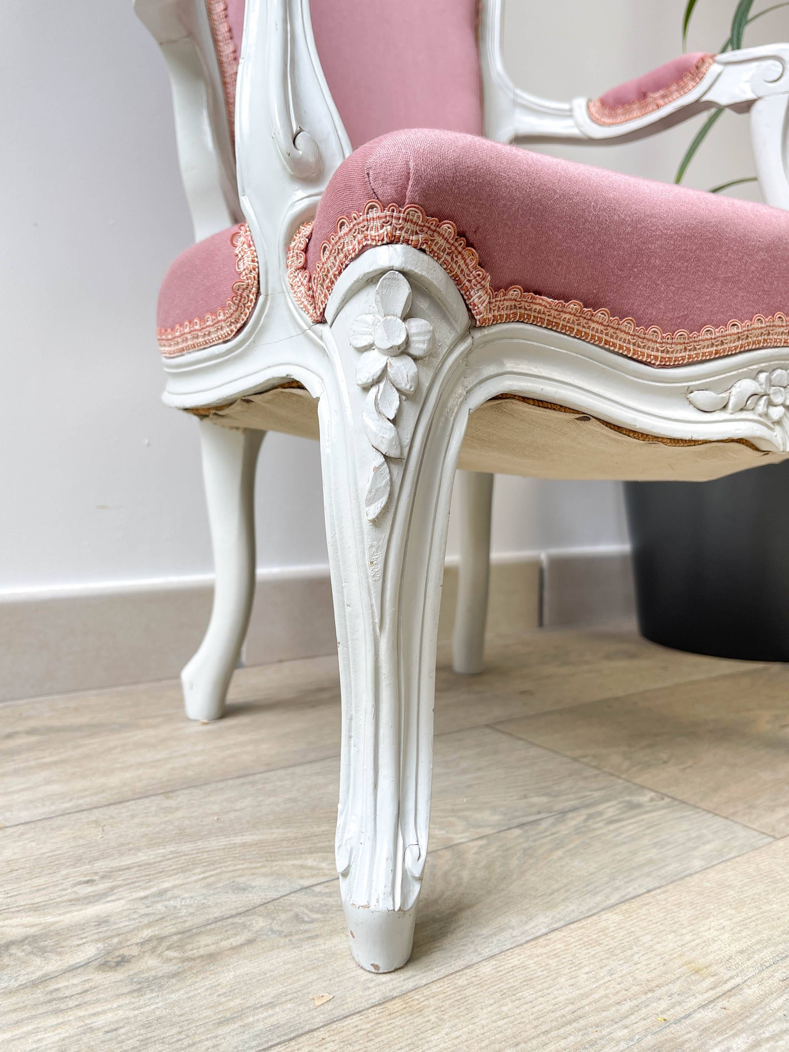 Pink Louis XV style convertible armchair in weathered wood for children