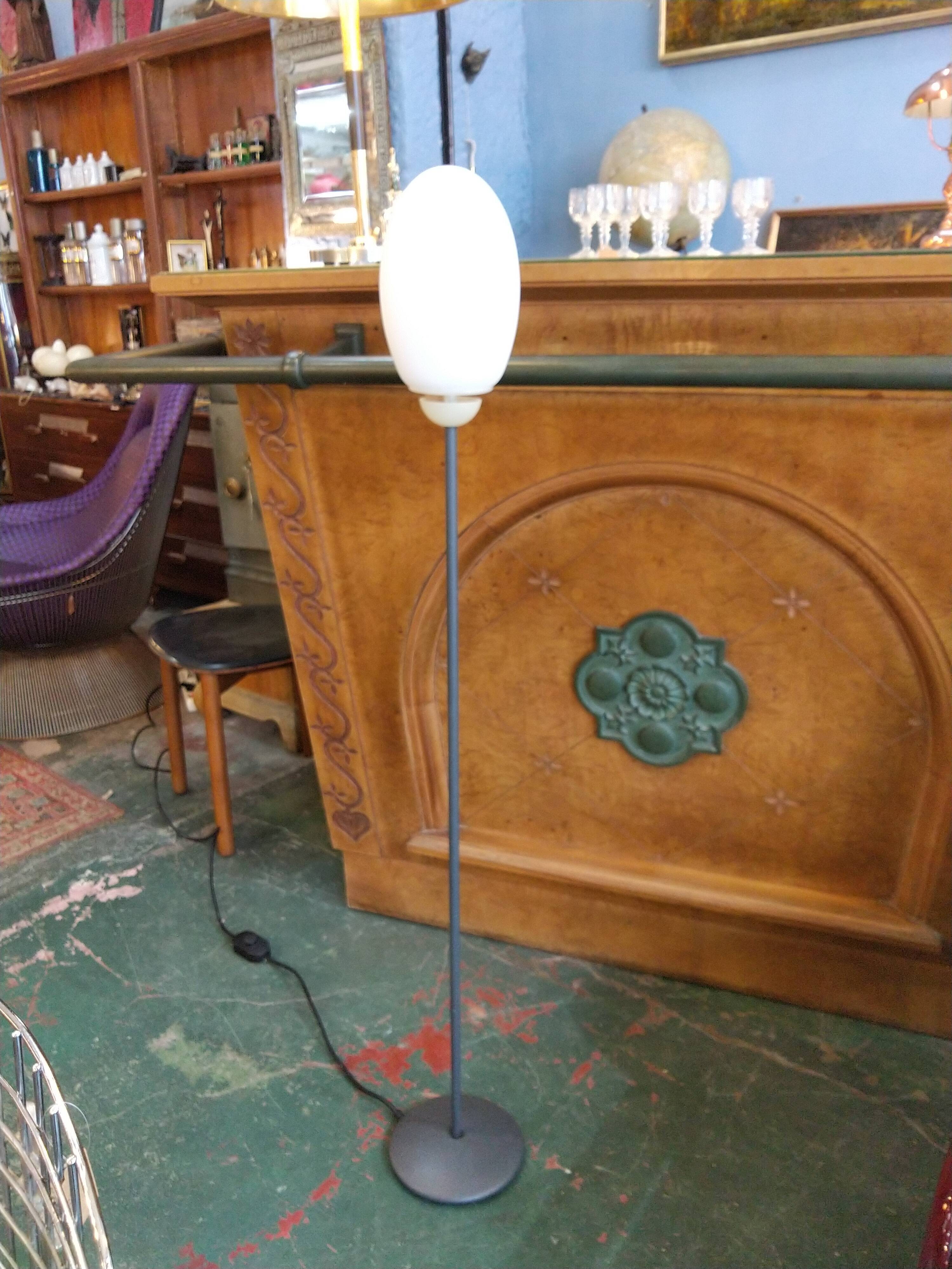 Brera egg floor lamp