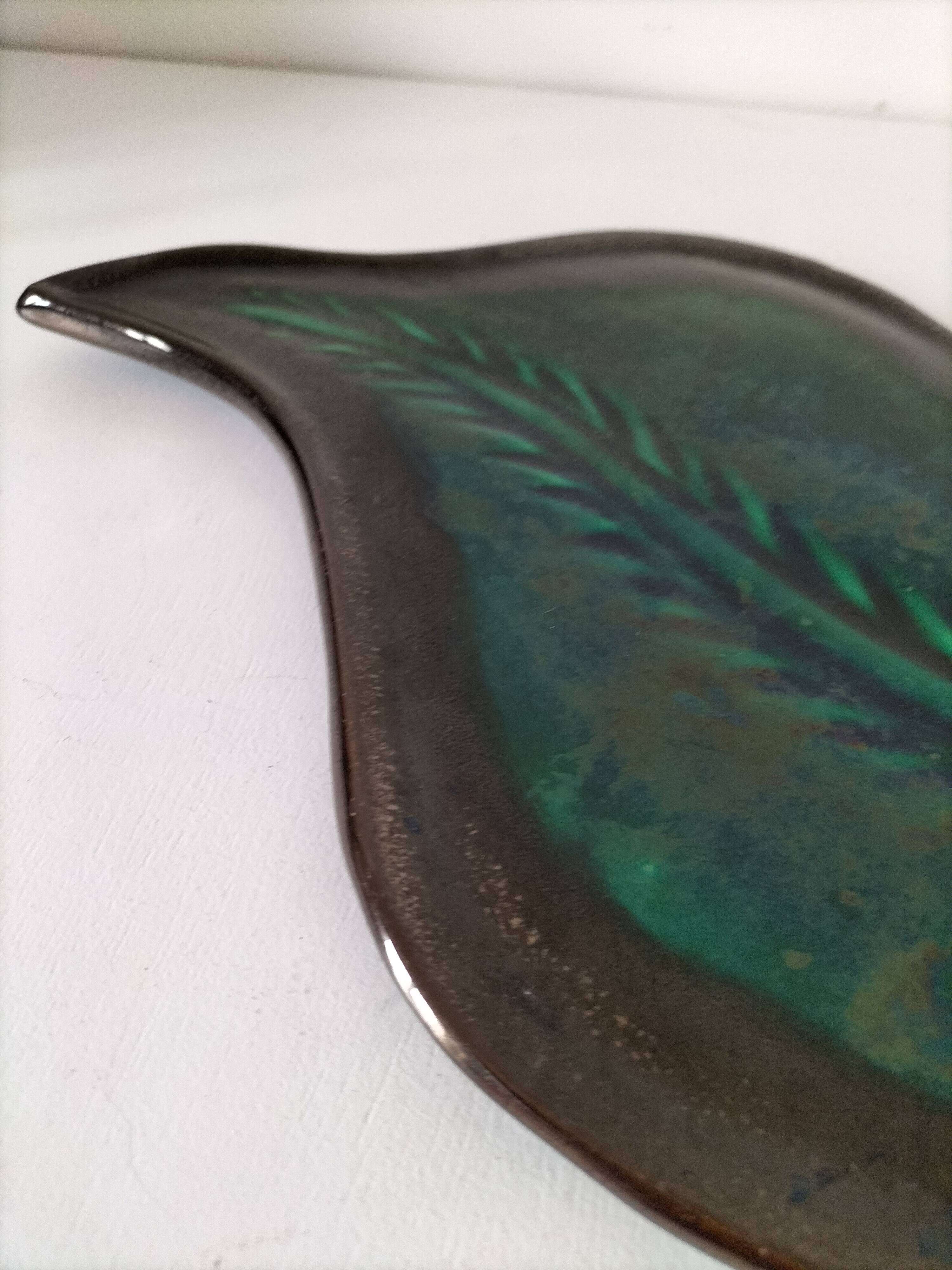 Ceramic leaf dish