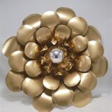 Flower-shaped wall lamp