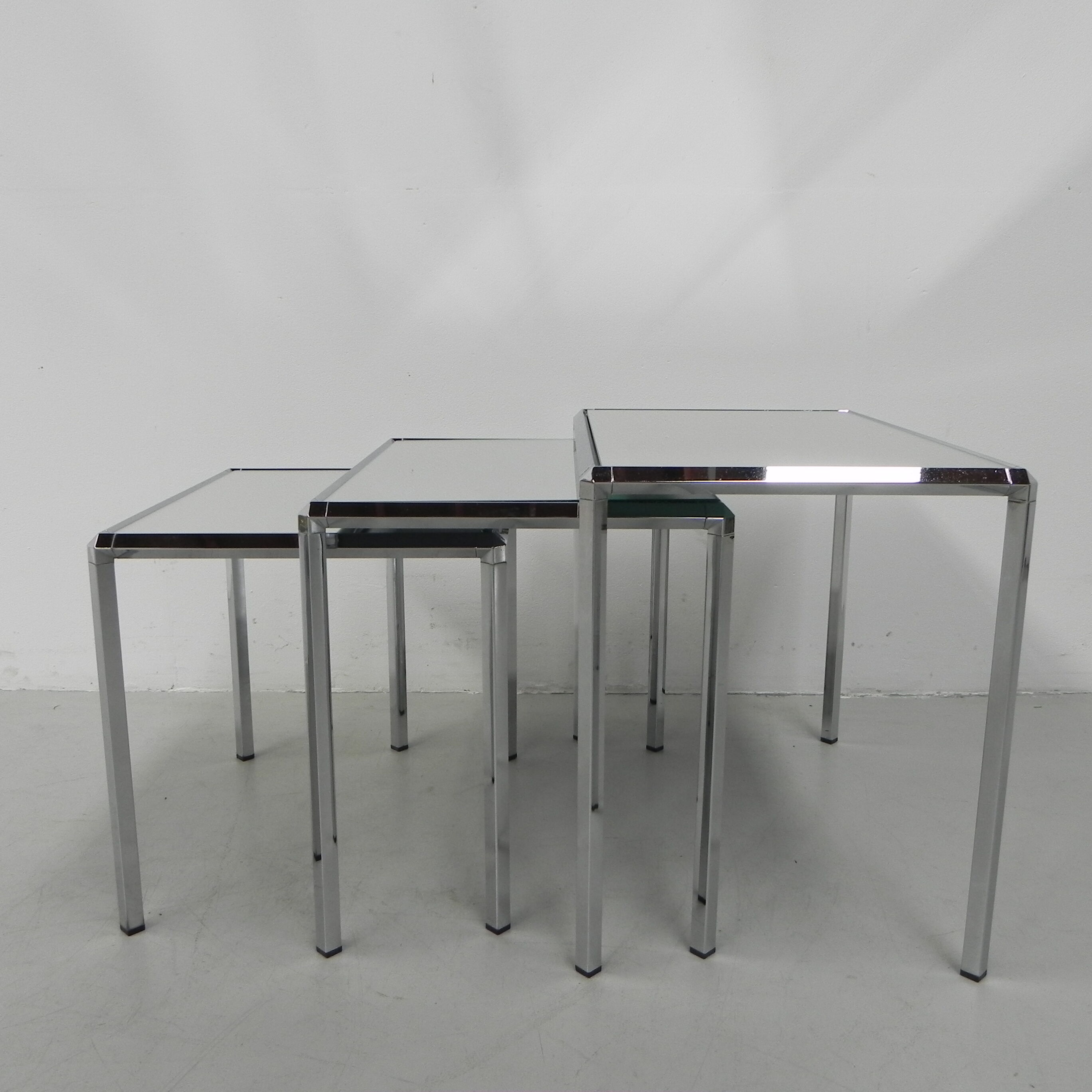 3 nesting tables with mirror glass