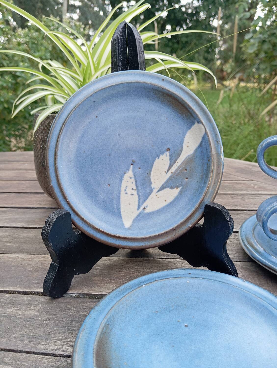 3 tasses et sous-tasses grès bleu et blanc vintage signé