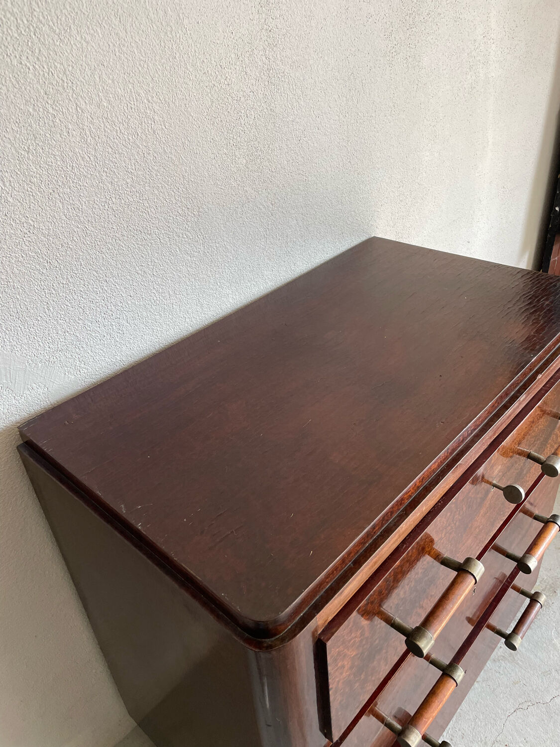 Art deco chest of drawers