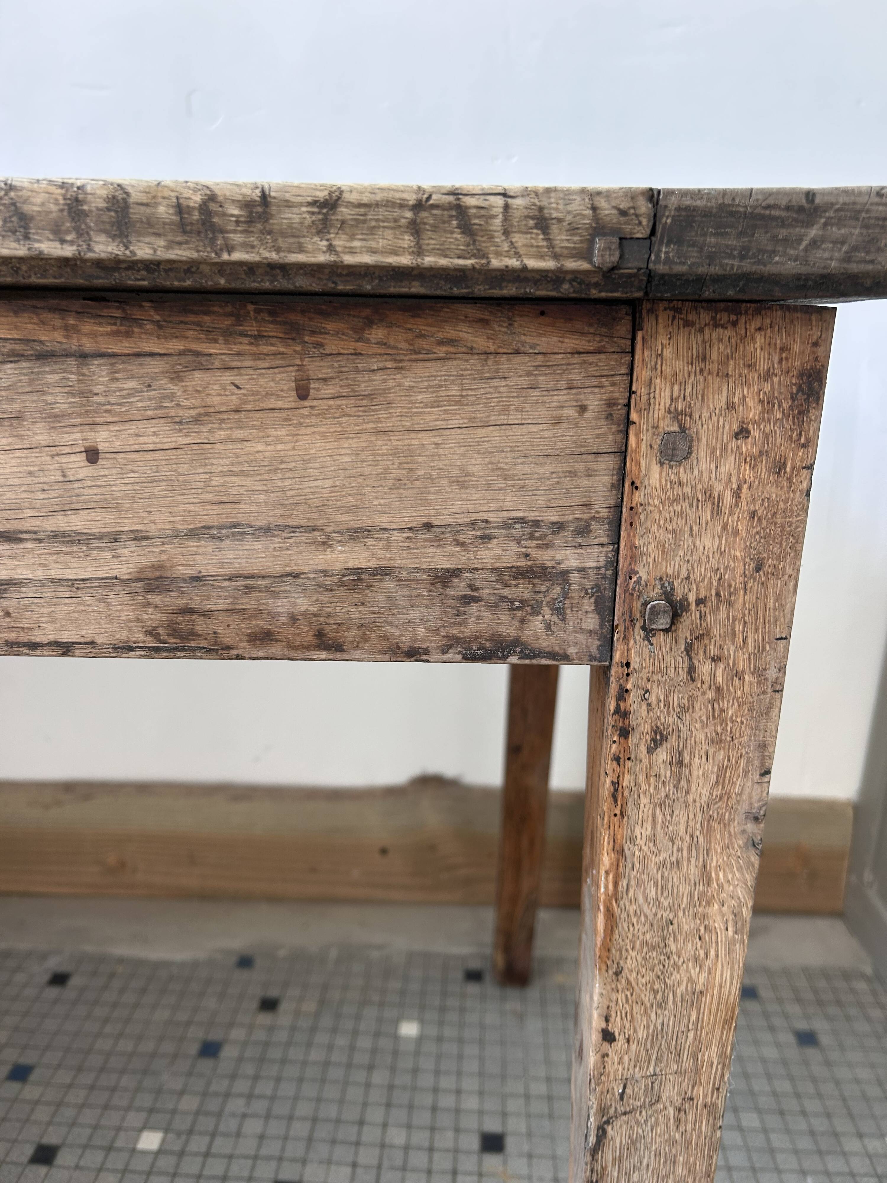 Farm table