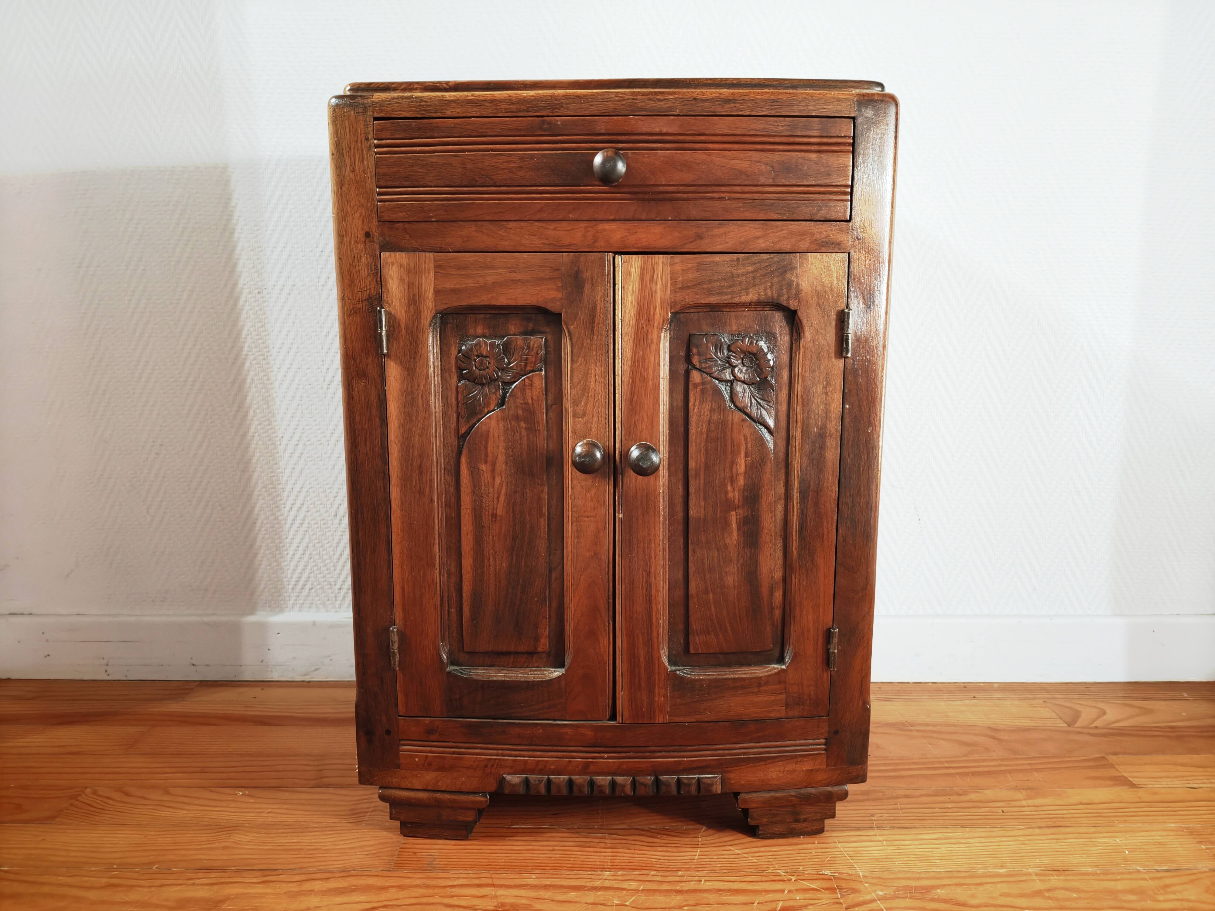 Confiturier en noyer – meuble de rangement ancien 1930-40
