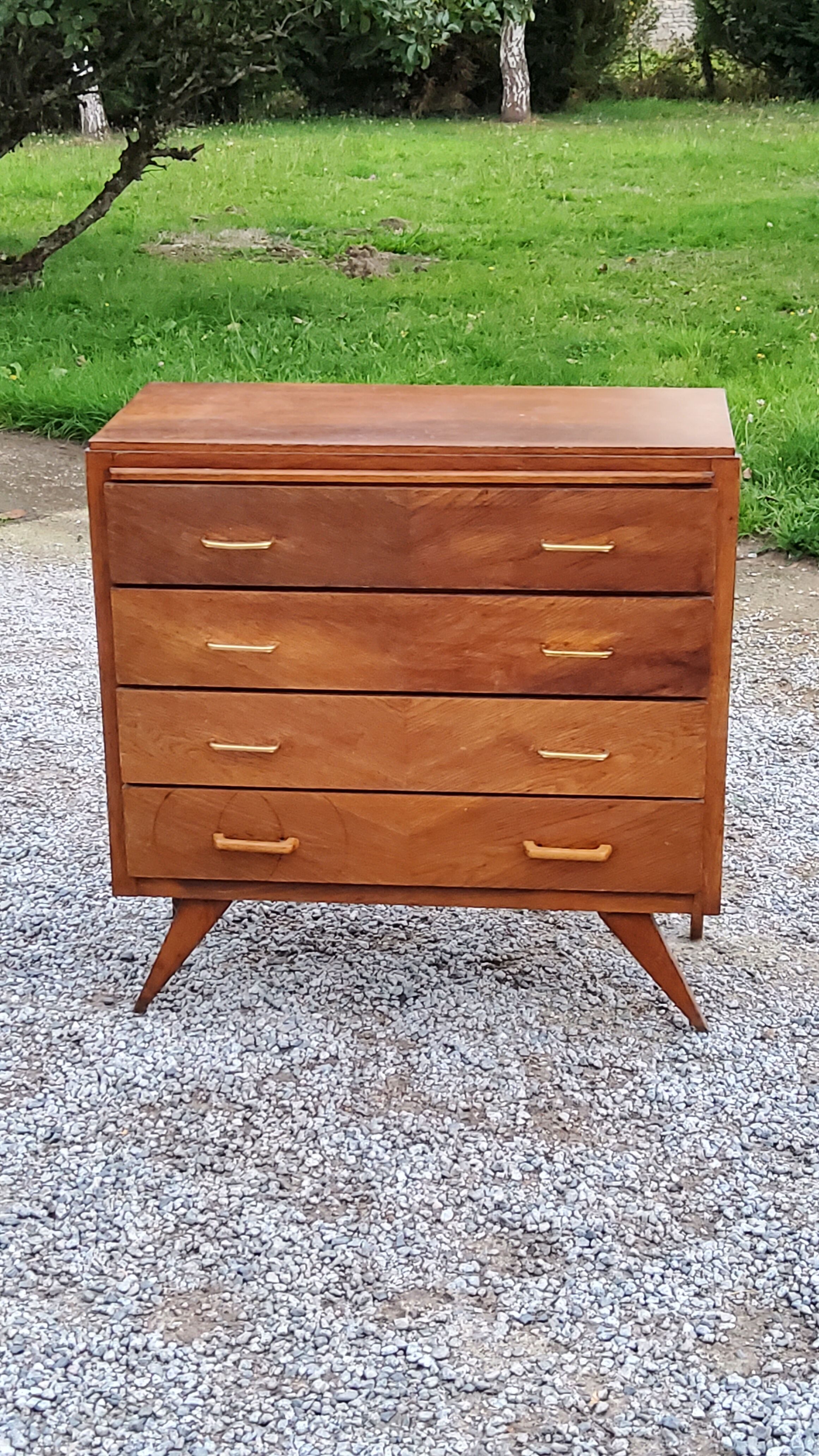 Chest of drawers of the 50s in golden oak compass feet 4 drawers