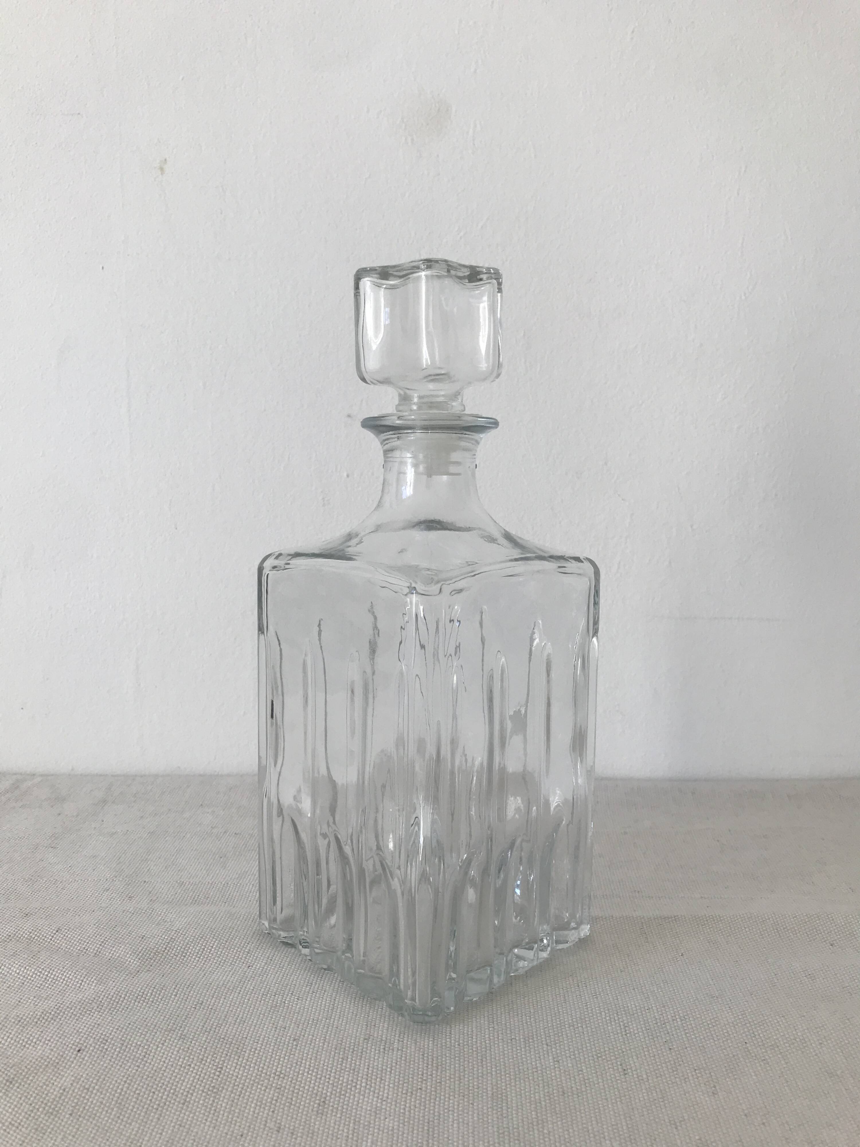 Glass whiskey decanter