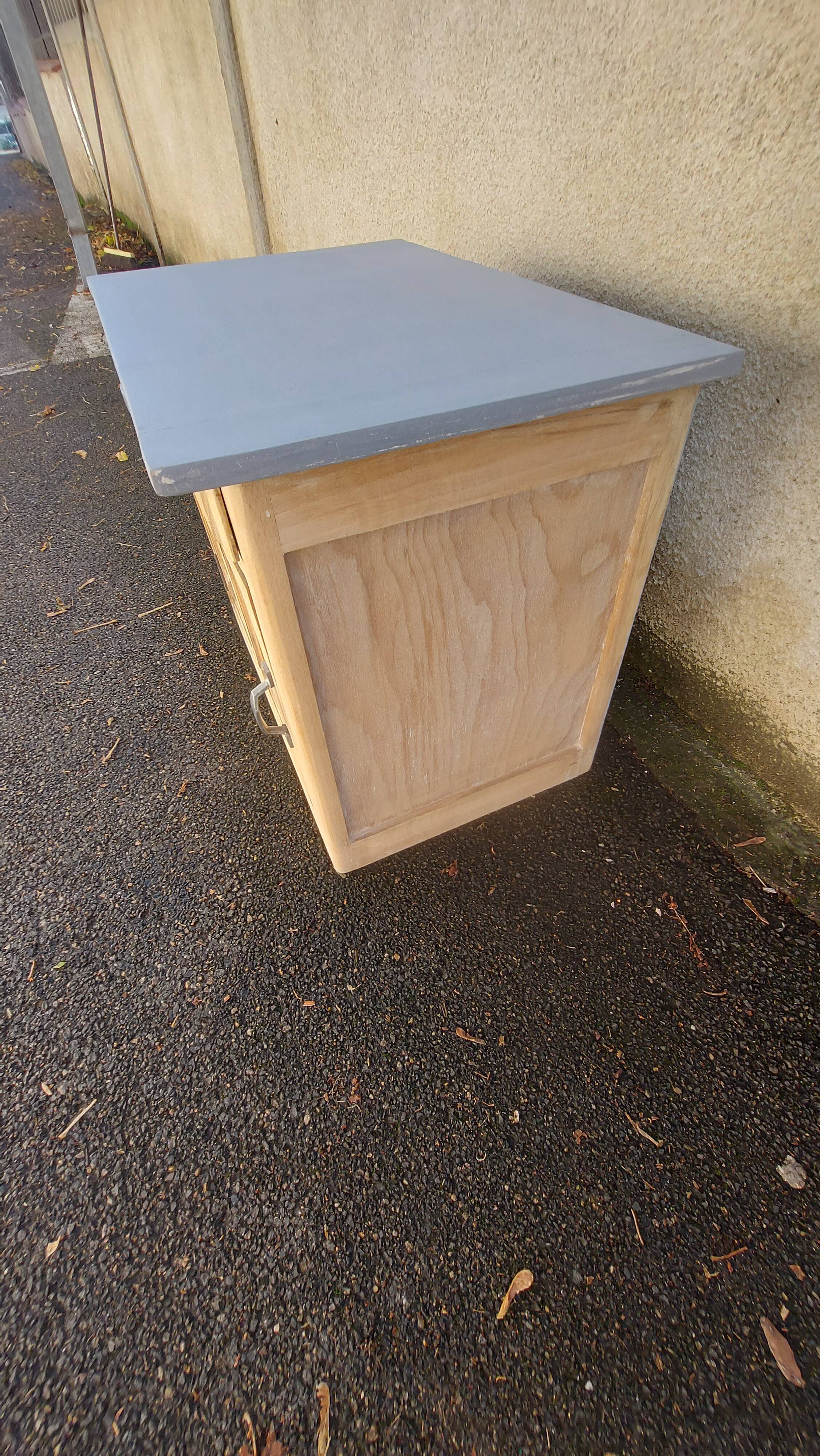1940s parisian mini-piece ponce, perfect bedside table