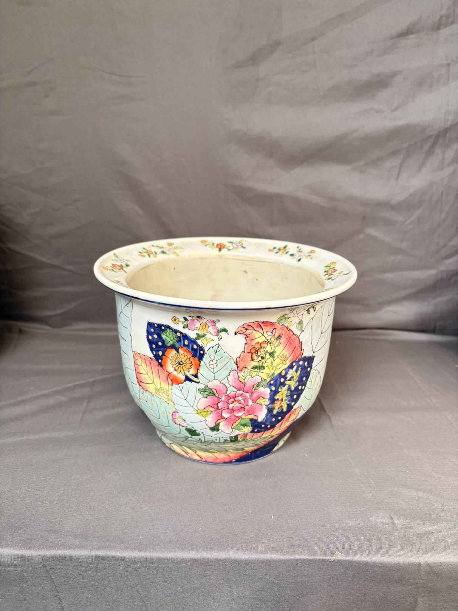 Vase Pot Planter Chinese Porcelain China Floral Flowers Qianlong Period Z