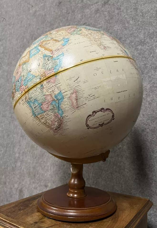 Replogle Globes USA brand terrestrial globe, 20th century circa 1970