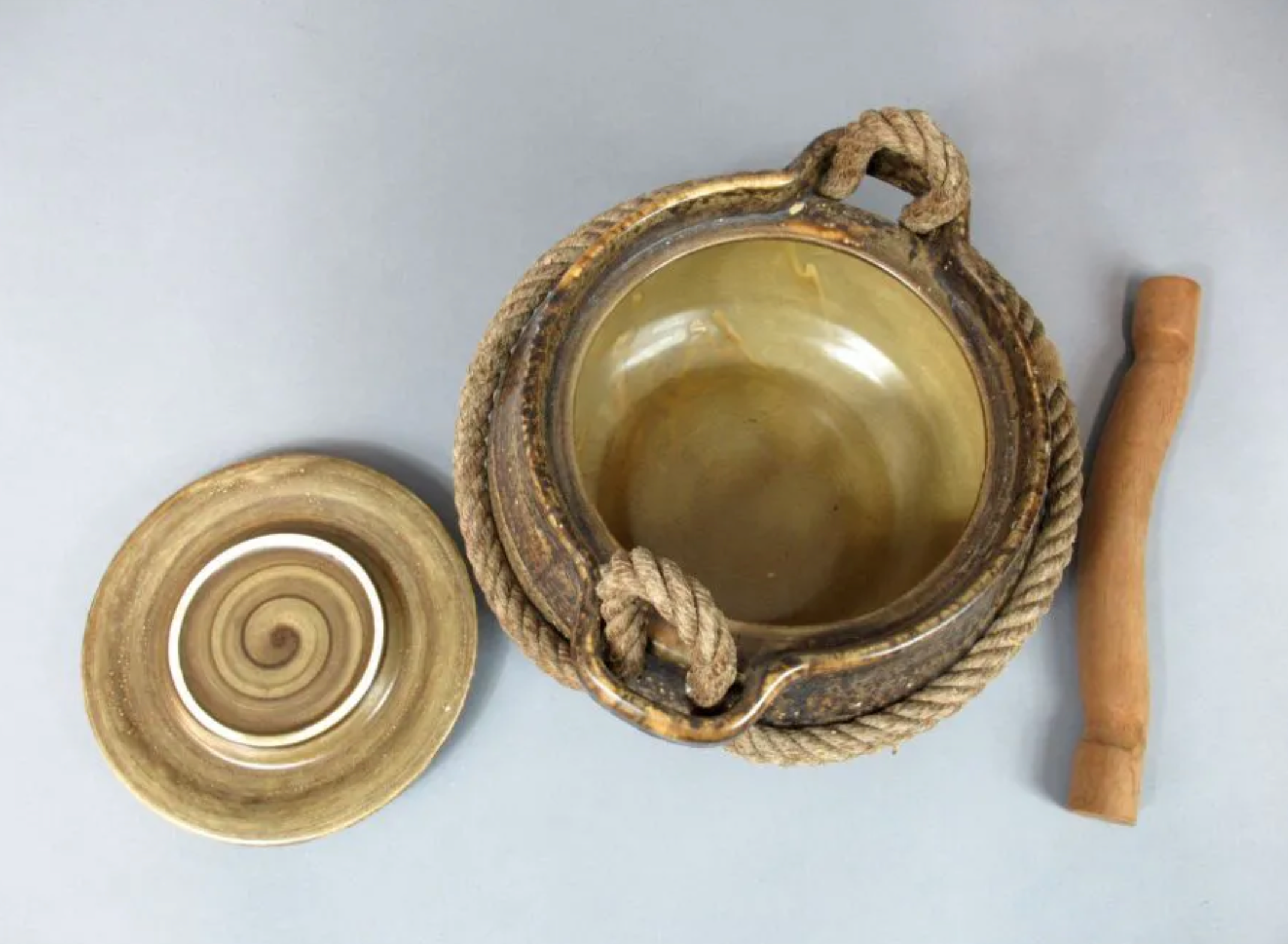 Ceramic set of soup tureen and plates Potier de l'Abbaye 1960 - 11 pieces