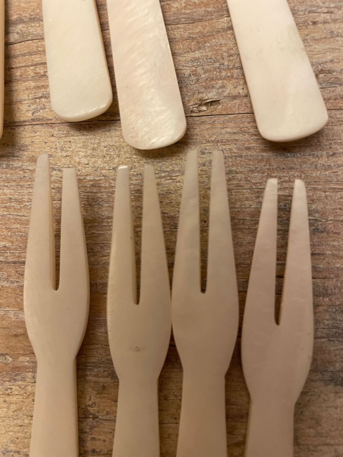 Set of 16 tapas forks and 14 scoops of sorbet