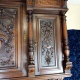 Beautiful Renaissance style sideboard in solid walnut, fully carved