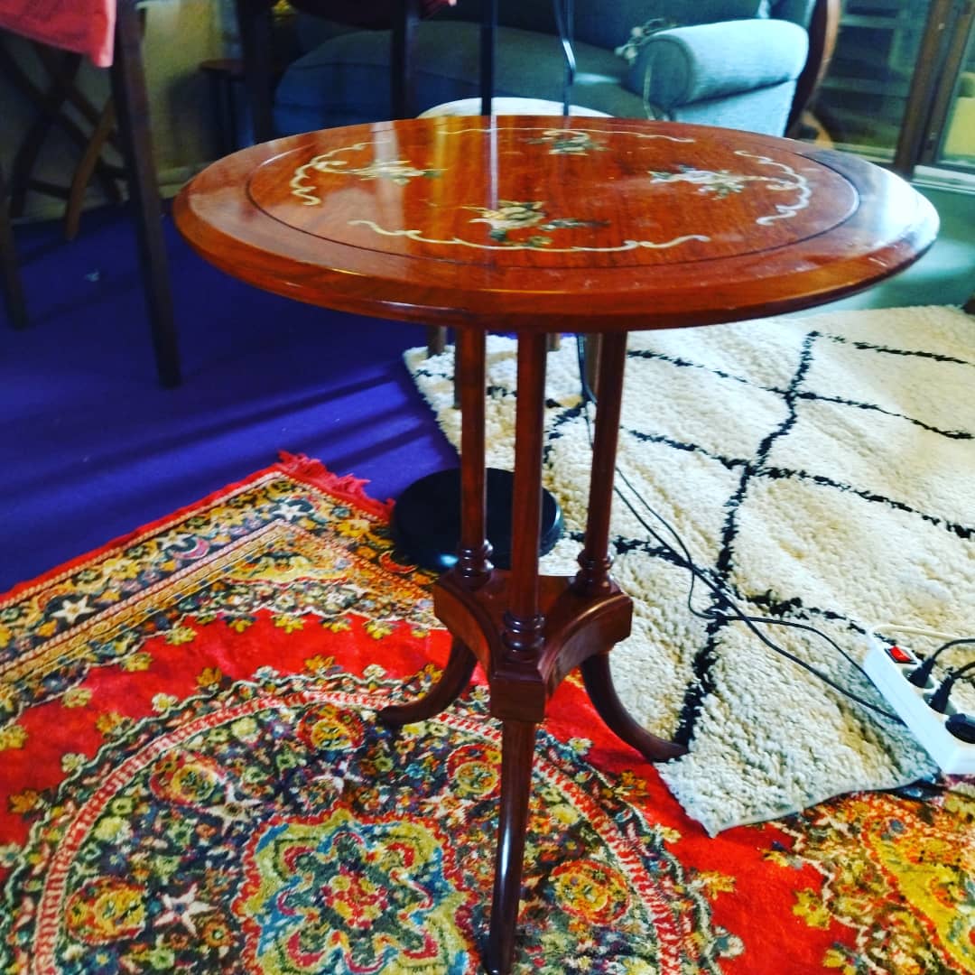 Table pedestal table mother-of-pearl marquetry