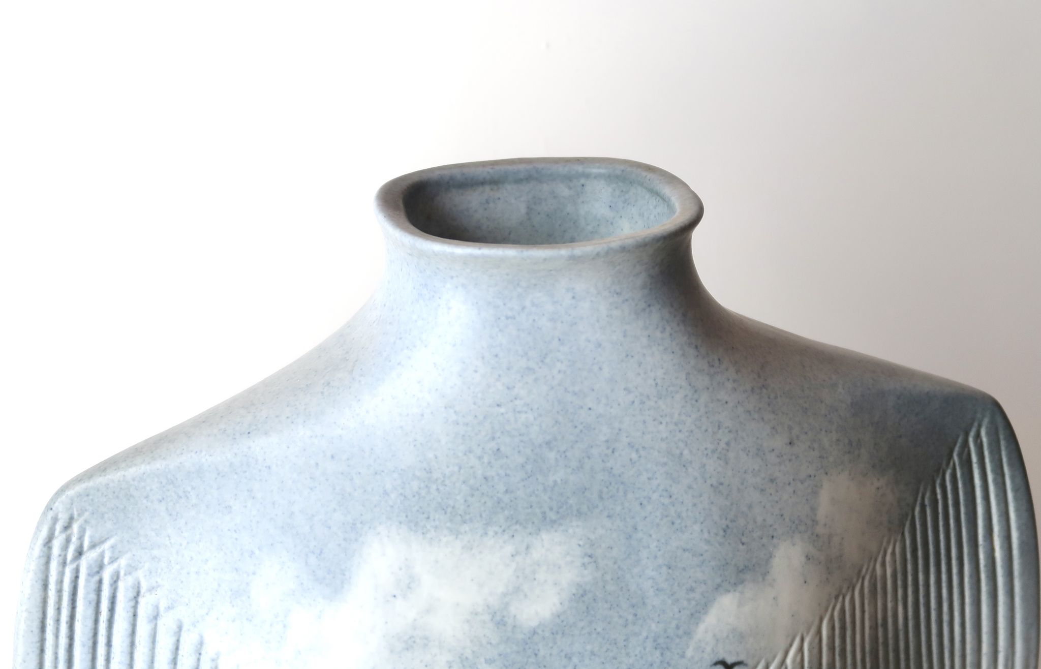Vase de Yves Mohy en porcelaine Virebent, années 70