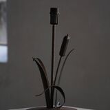 Handcrafted table lamp in wrought iron, organic shape, mid-20th century, 1940s.