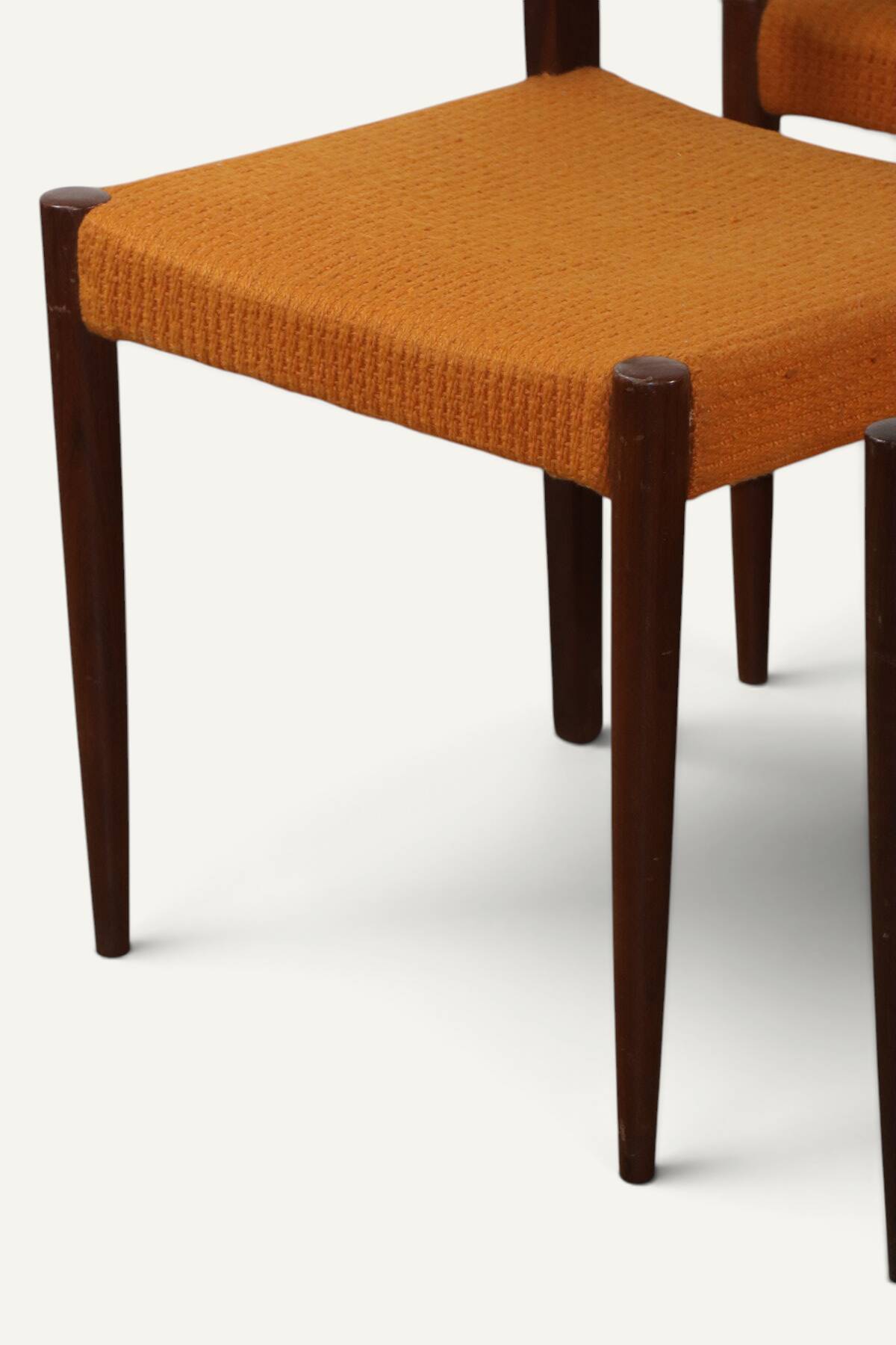 Set of 4 vintage teak and orange wool chairs – 1960s