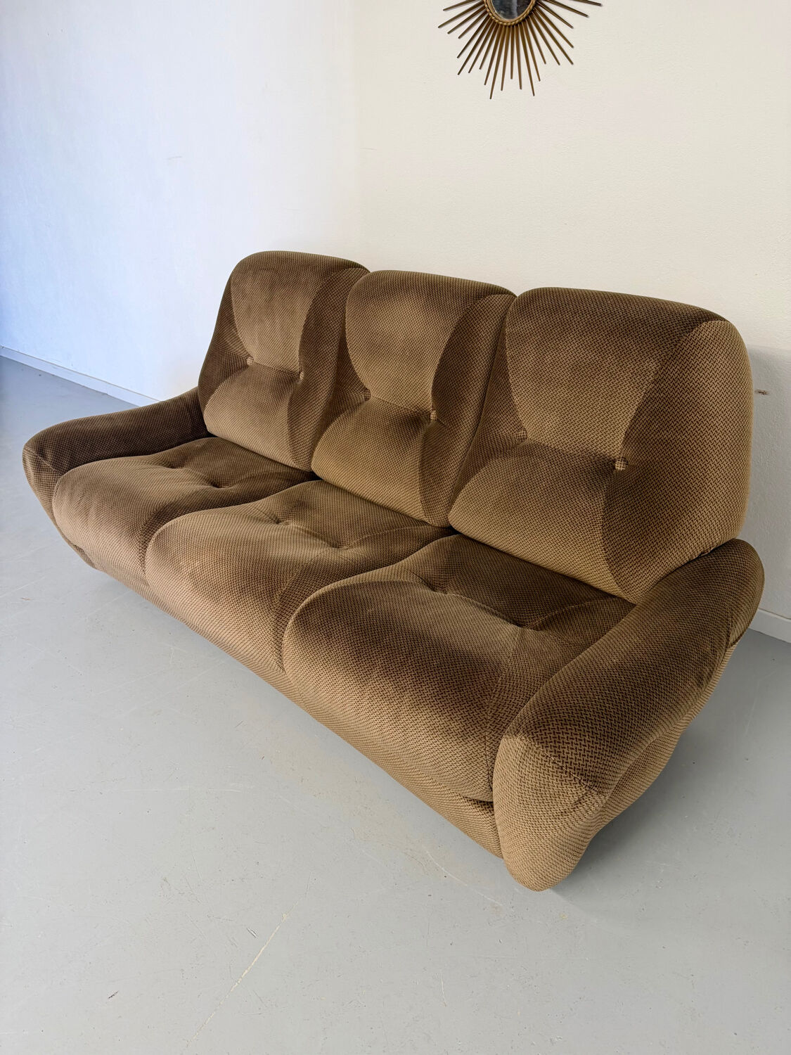 Cosy 3-seater sofa, convertible, French design from the 70s, vintage.