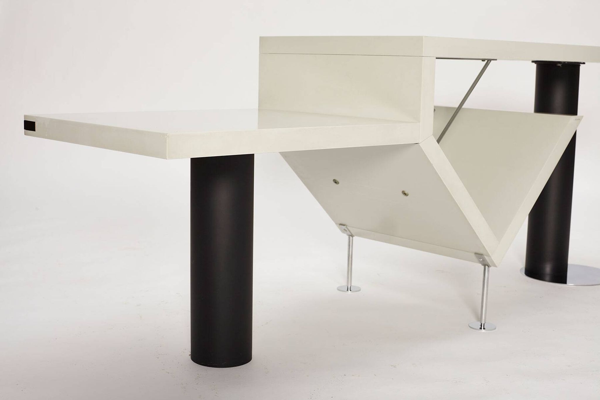 Bang & Olufsen console table