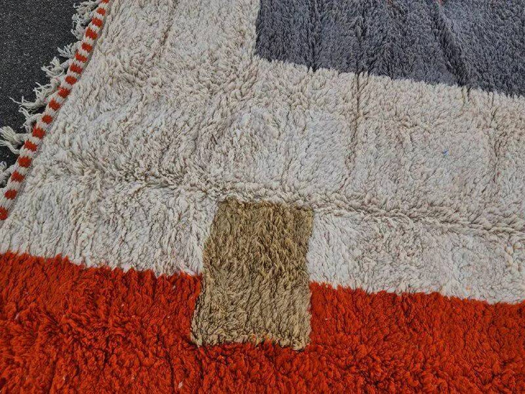 Moroccan rug in natural wool 2.5 x 1.5 m