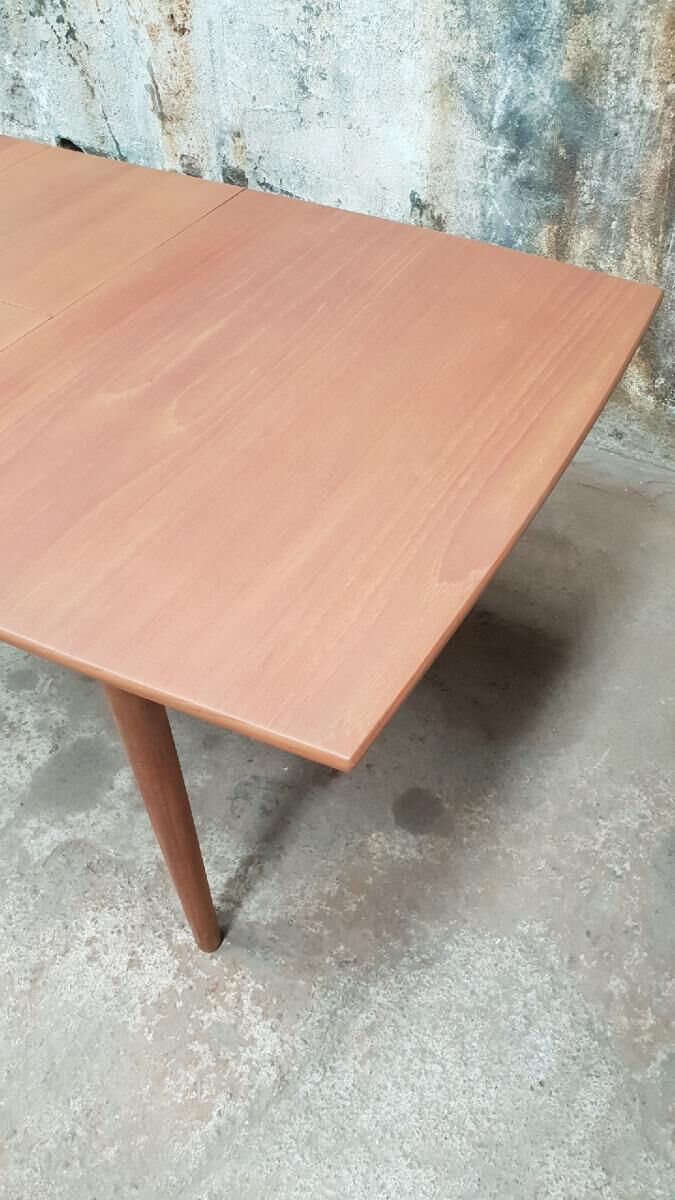 Scandinavian table extansible