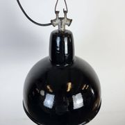 Lampe d'usine industrielle en émail noir avec dessus en fonte, années 1950
