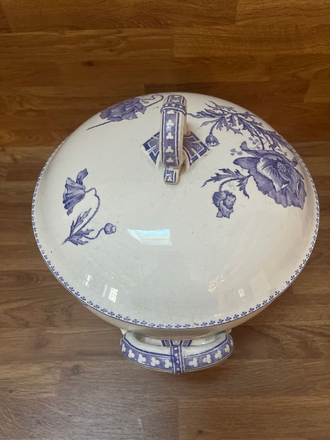 Sarreguemines Feria mauve soup tureen