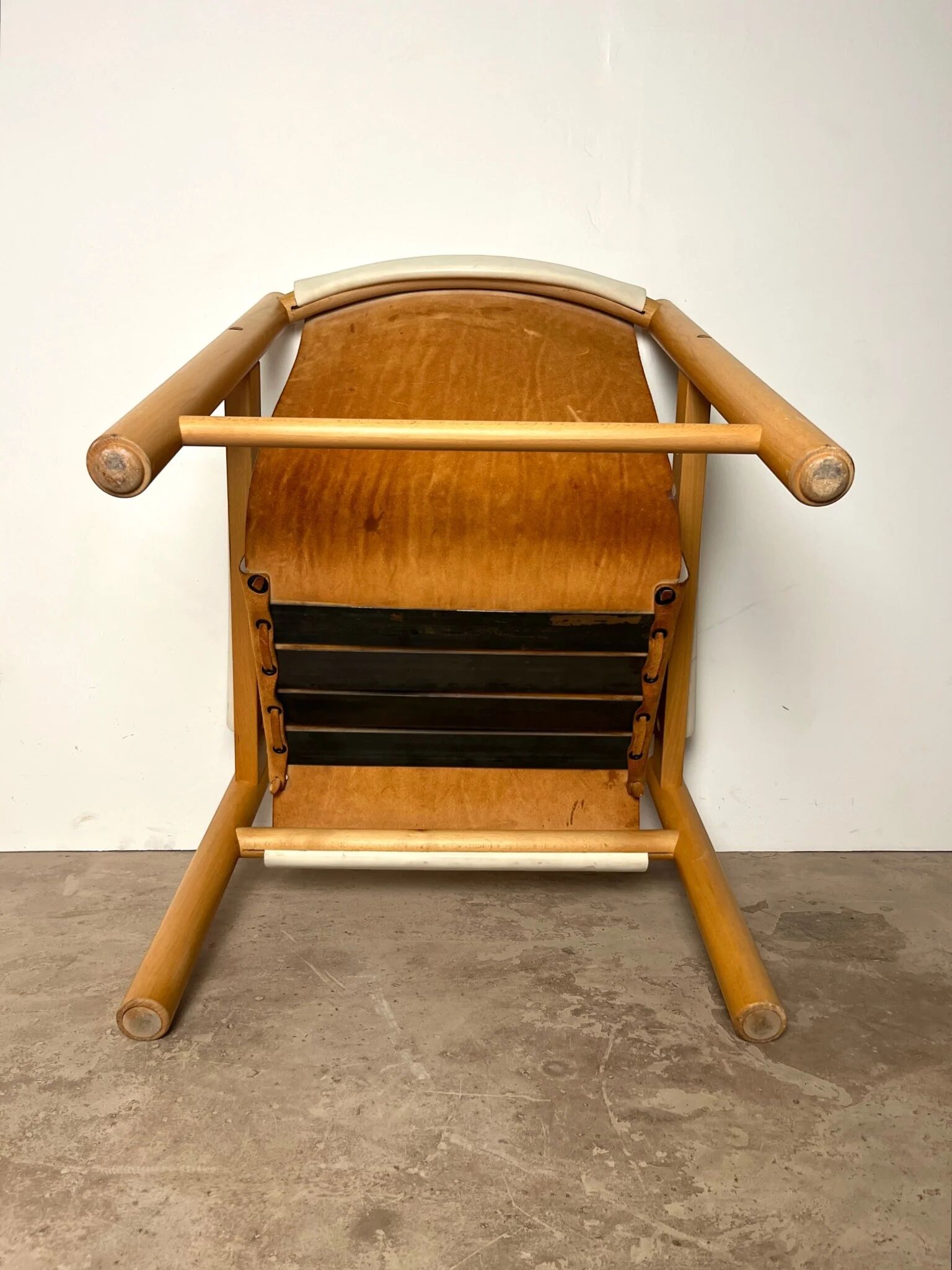 Safari armchair in white leather by Ibisco, Italian design, 1970s.