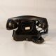 Ancien téléphone à cadran belge RTT 56B en bakélite noire