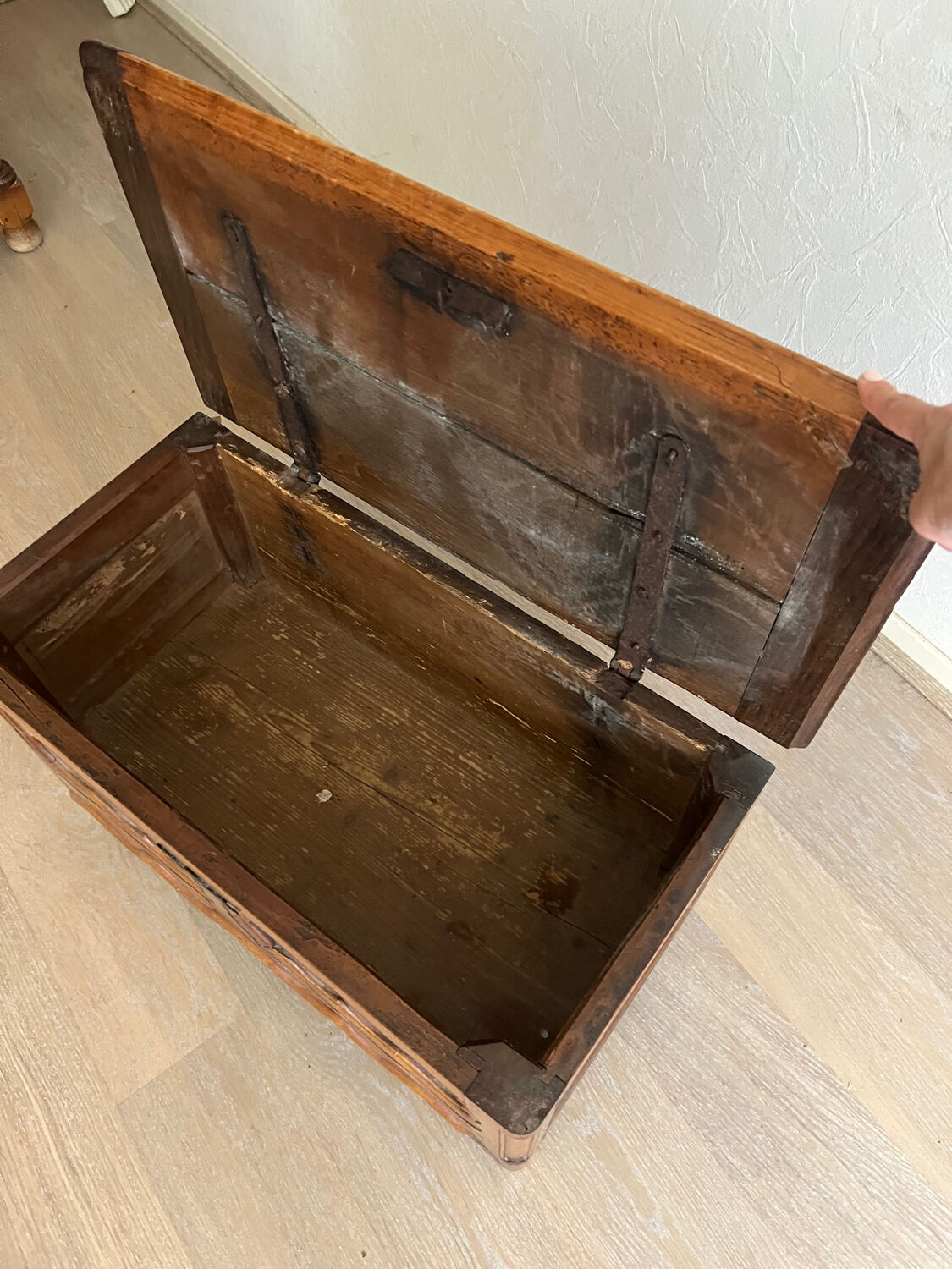Storage box