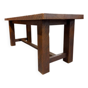 table espagnole brutaliste - ferme