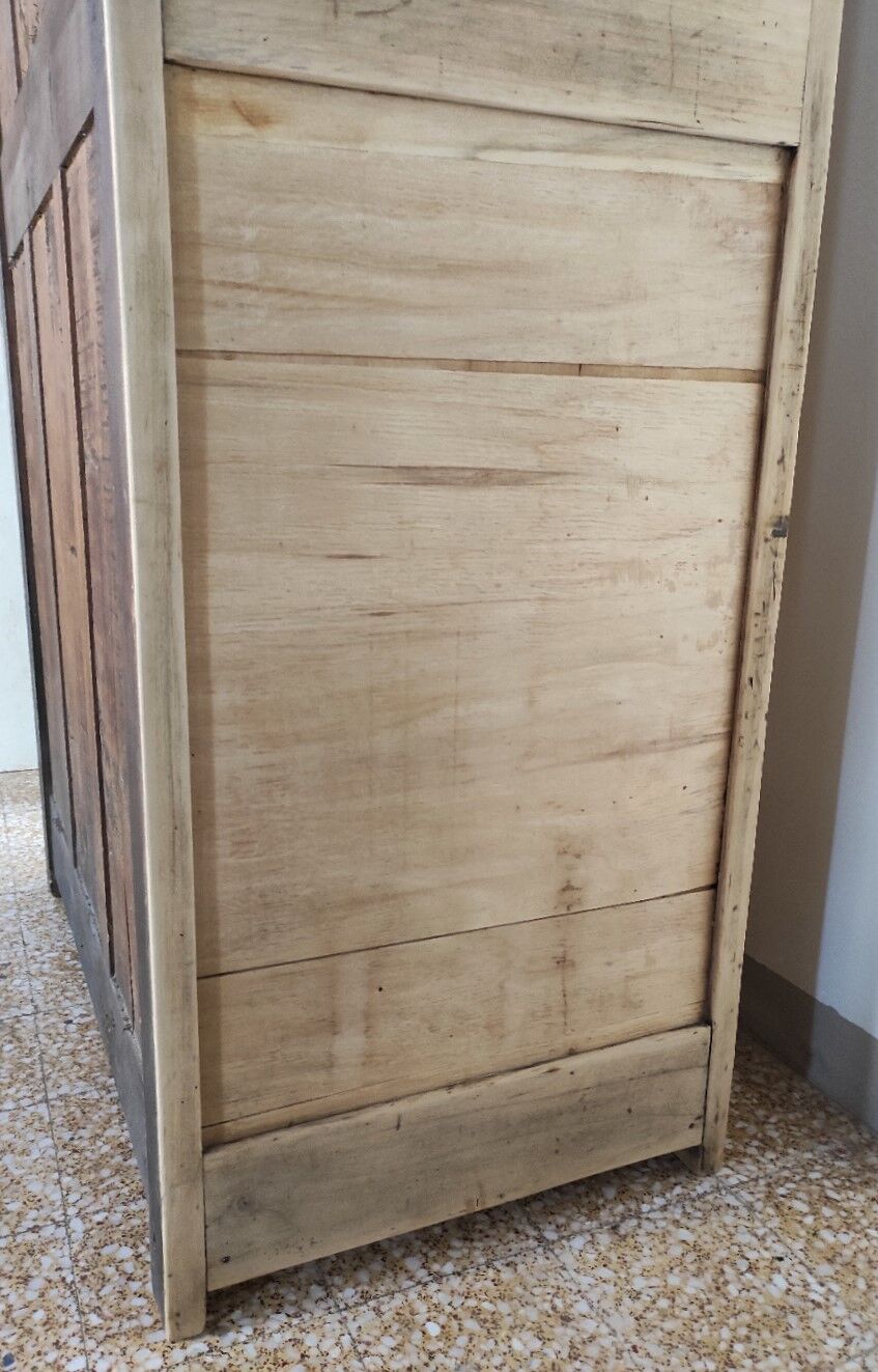 Armoire parisienne