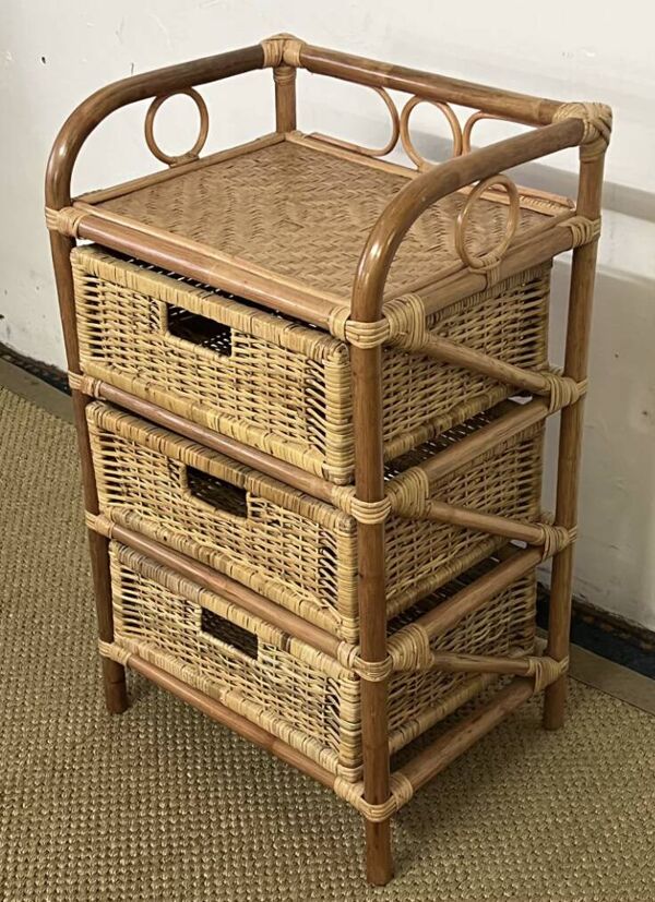 Commode en rotin vintage