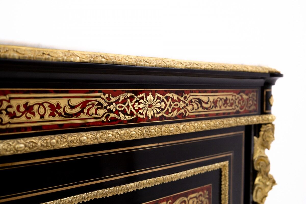 Antique Boulle chest of drawers from the mid-19th century, France.