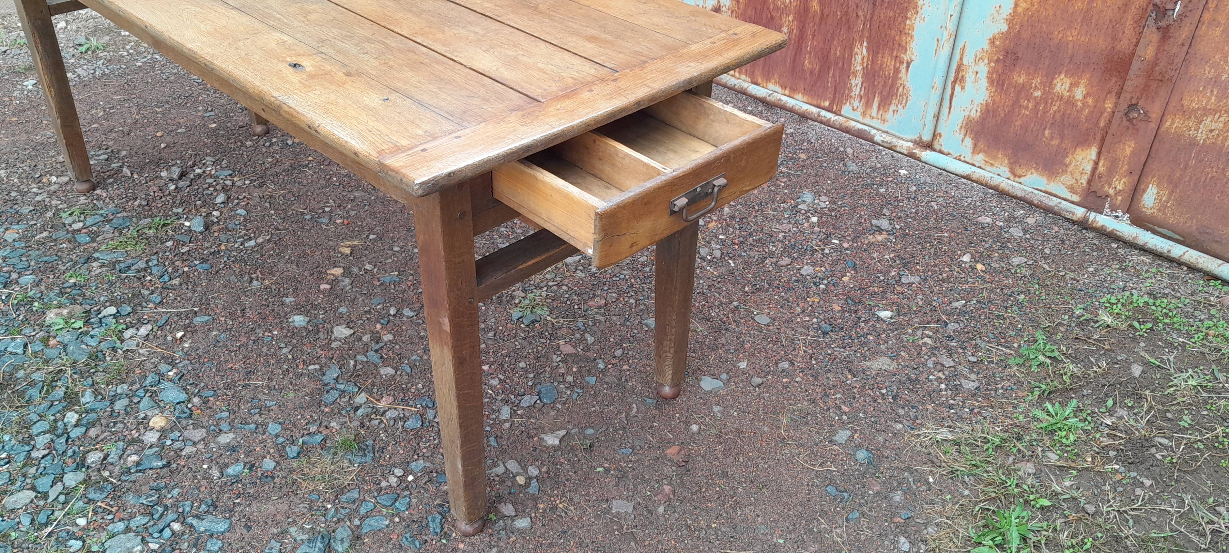 Oak kneading farm table