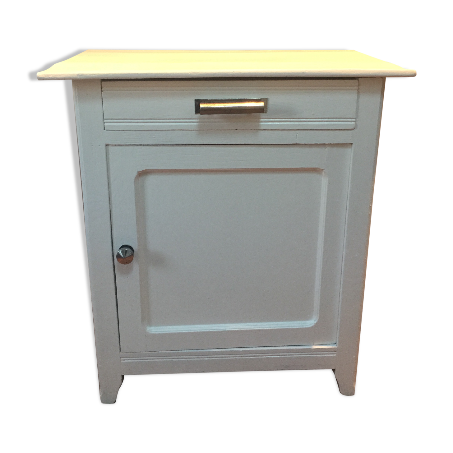 White Parisian buffet