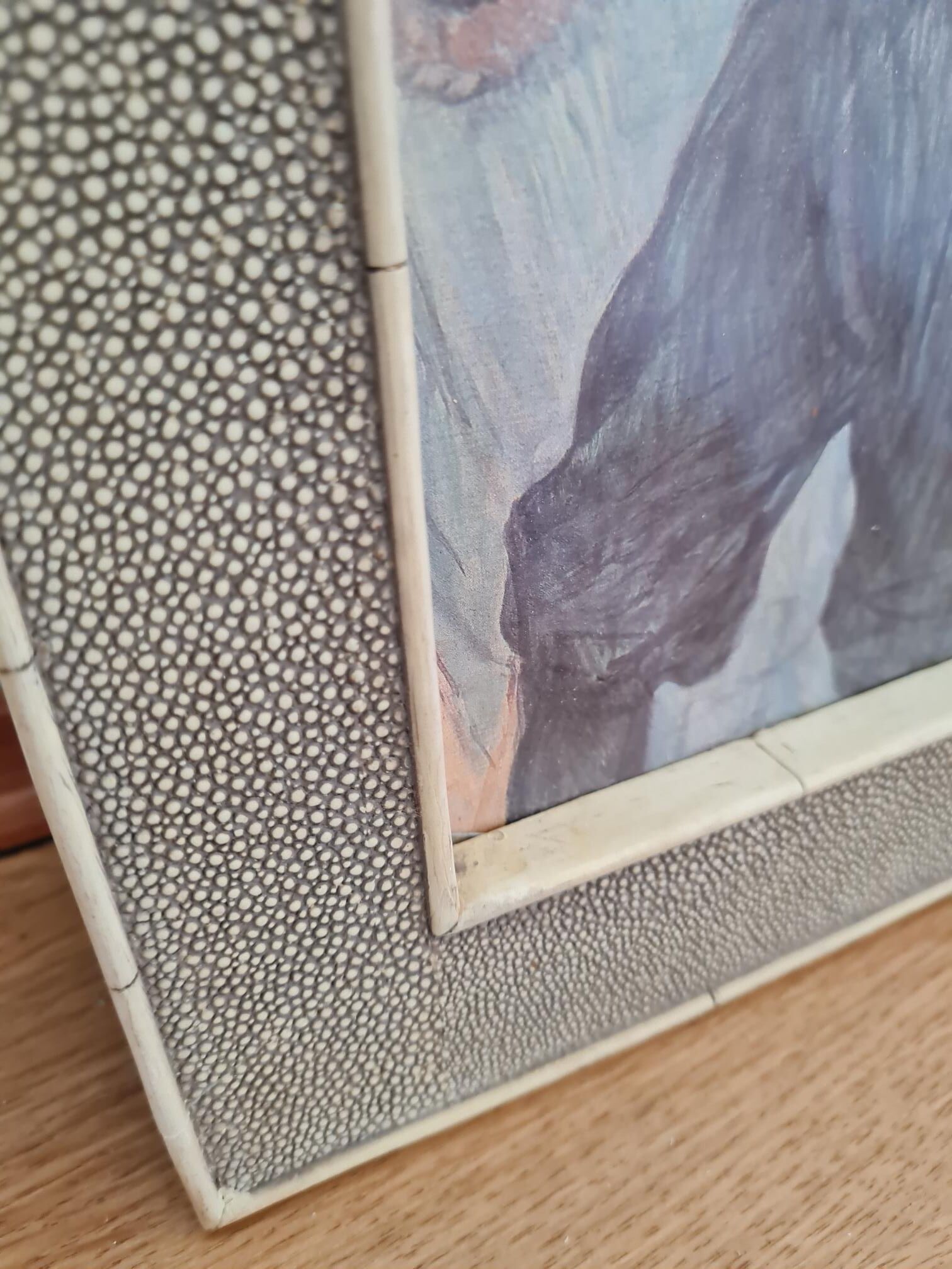 Galuchat frame + wood frame