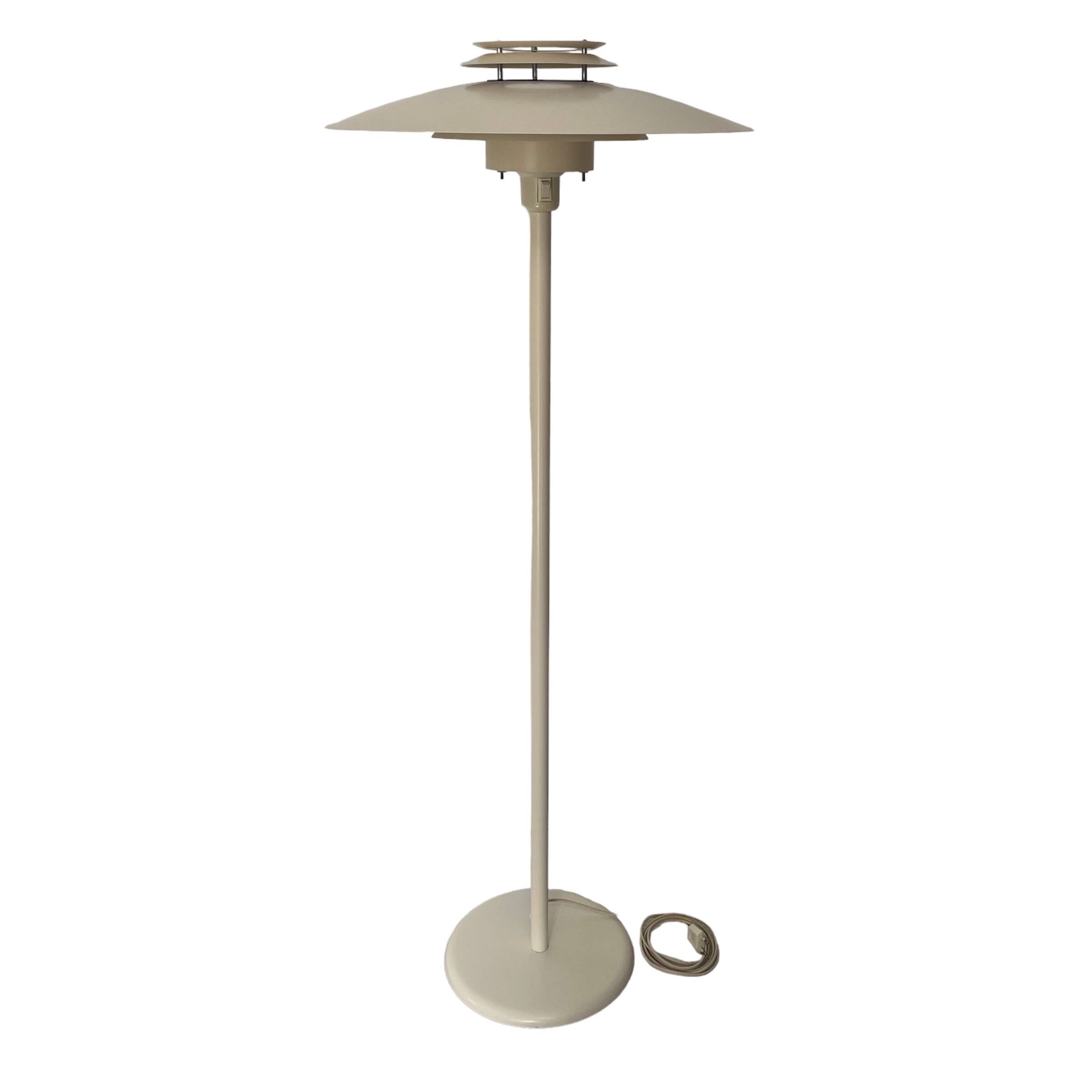 Danish floor lamp inspired by Poulsen Design Light A/S Eminent