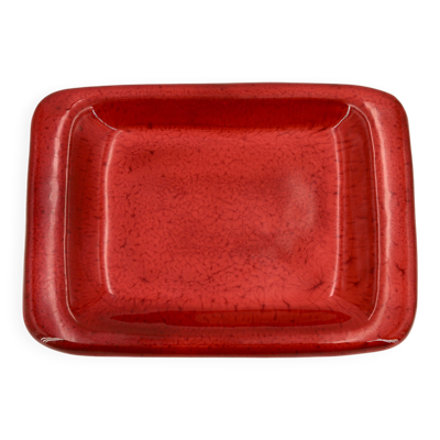 Vide poche rectangulaire en céramique rouge de Jean et Robert Cloutier