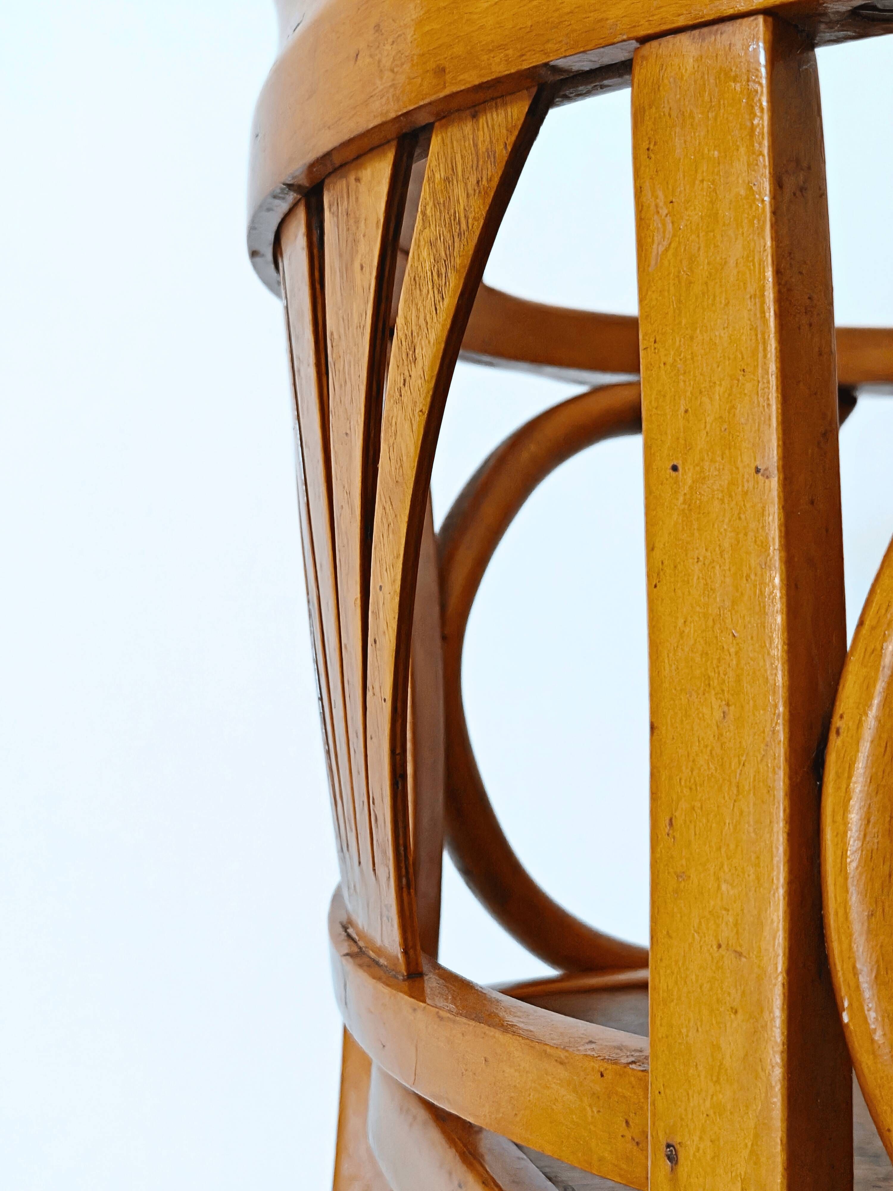 Art Nouveau office chair with curved wood attributed to J&J Kohn, 704 1/2 4V