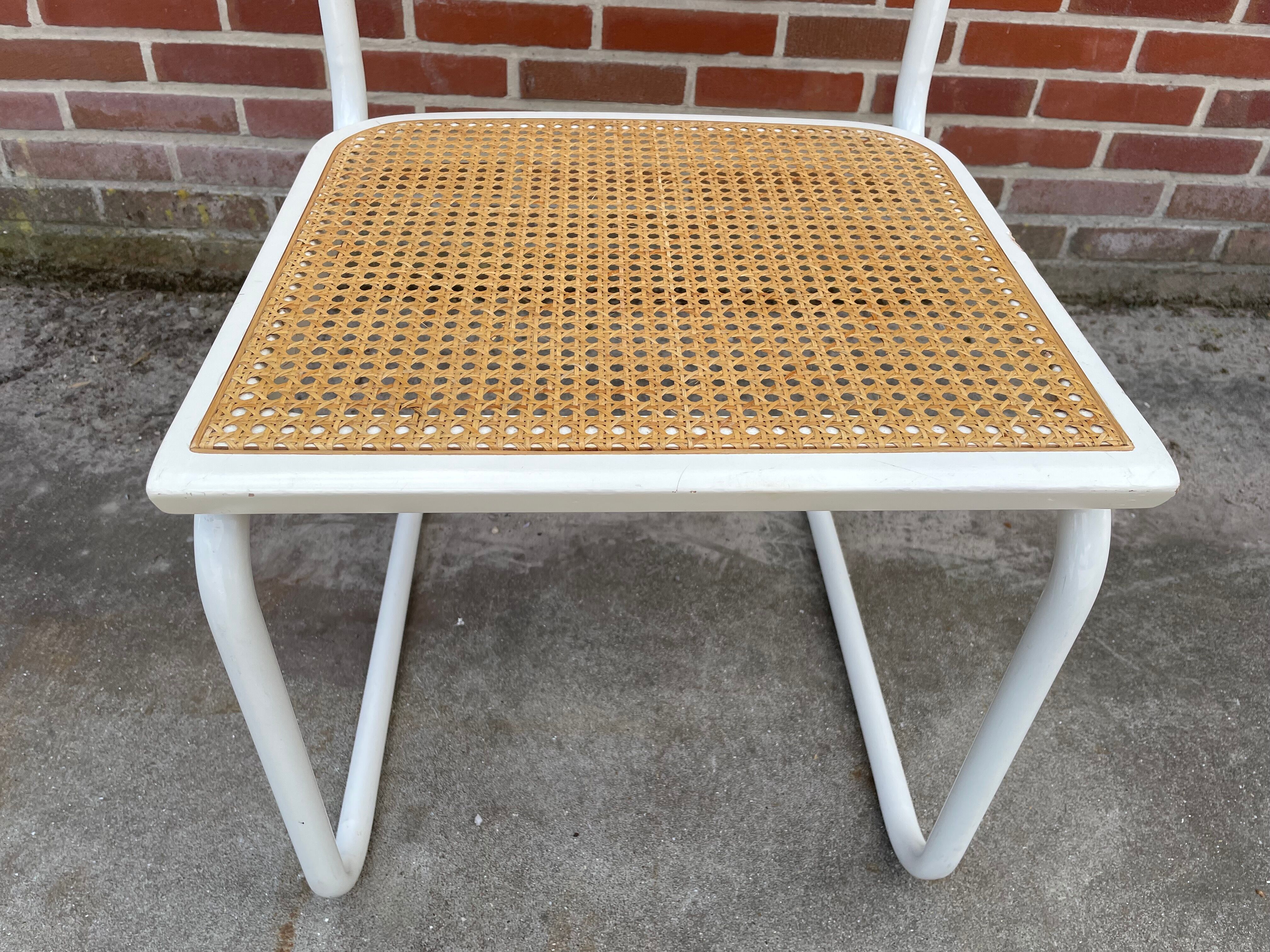 Set of 4 Cesca b32 model chairs in white