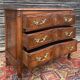 Commode de style Louis XV en bois naturel XIX eme siècle