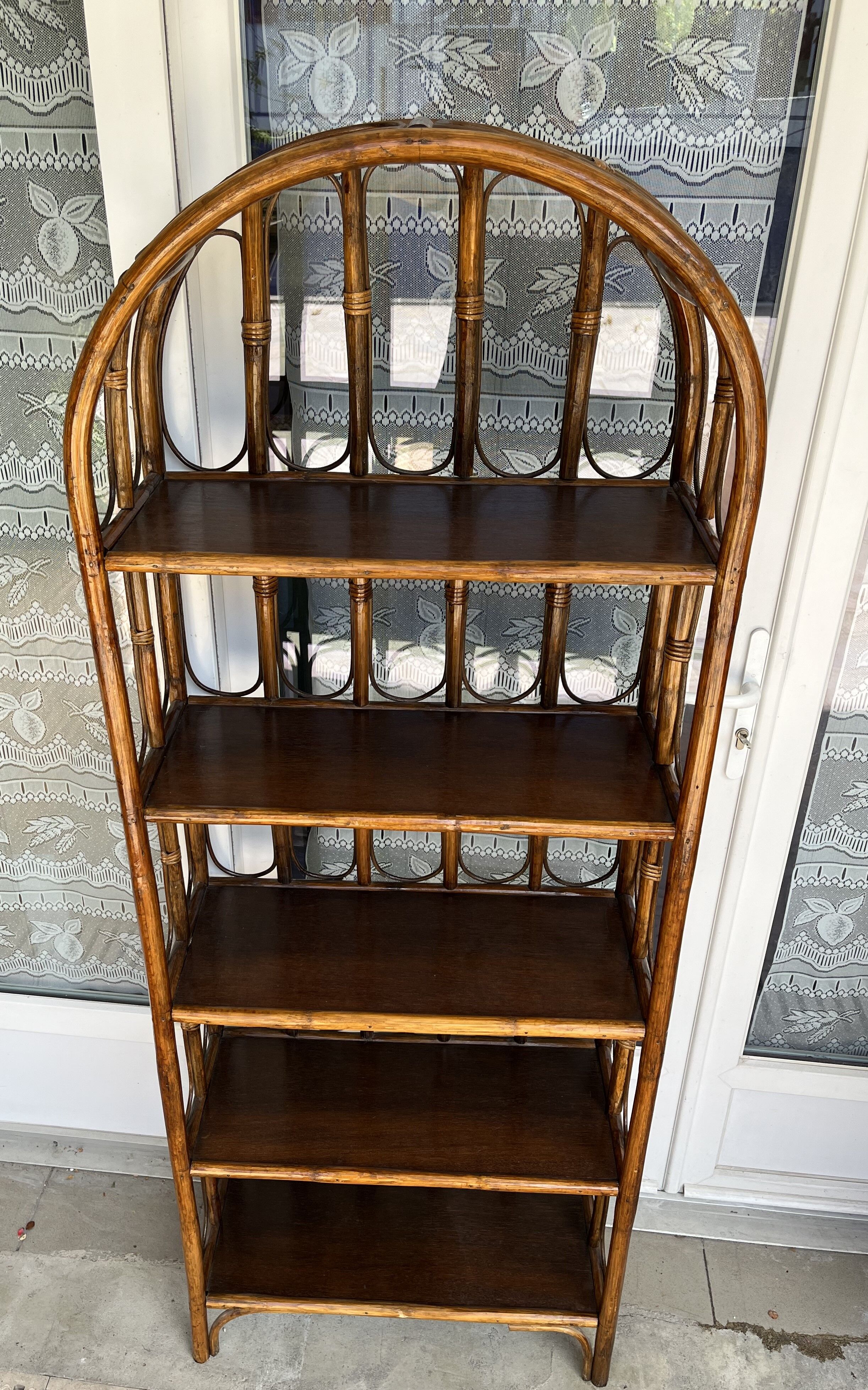 Etagère en rotin