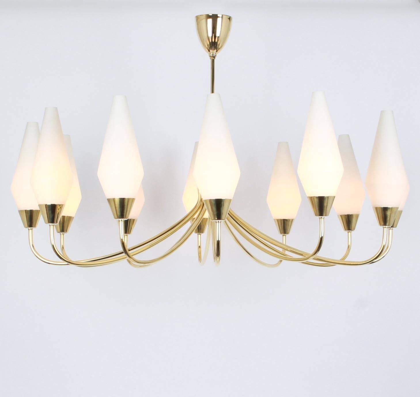 Classic glass chandelier, in the Stilnovo style, 1950s.