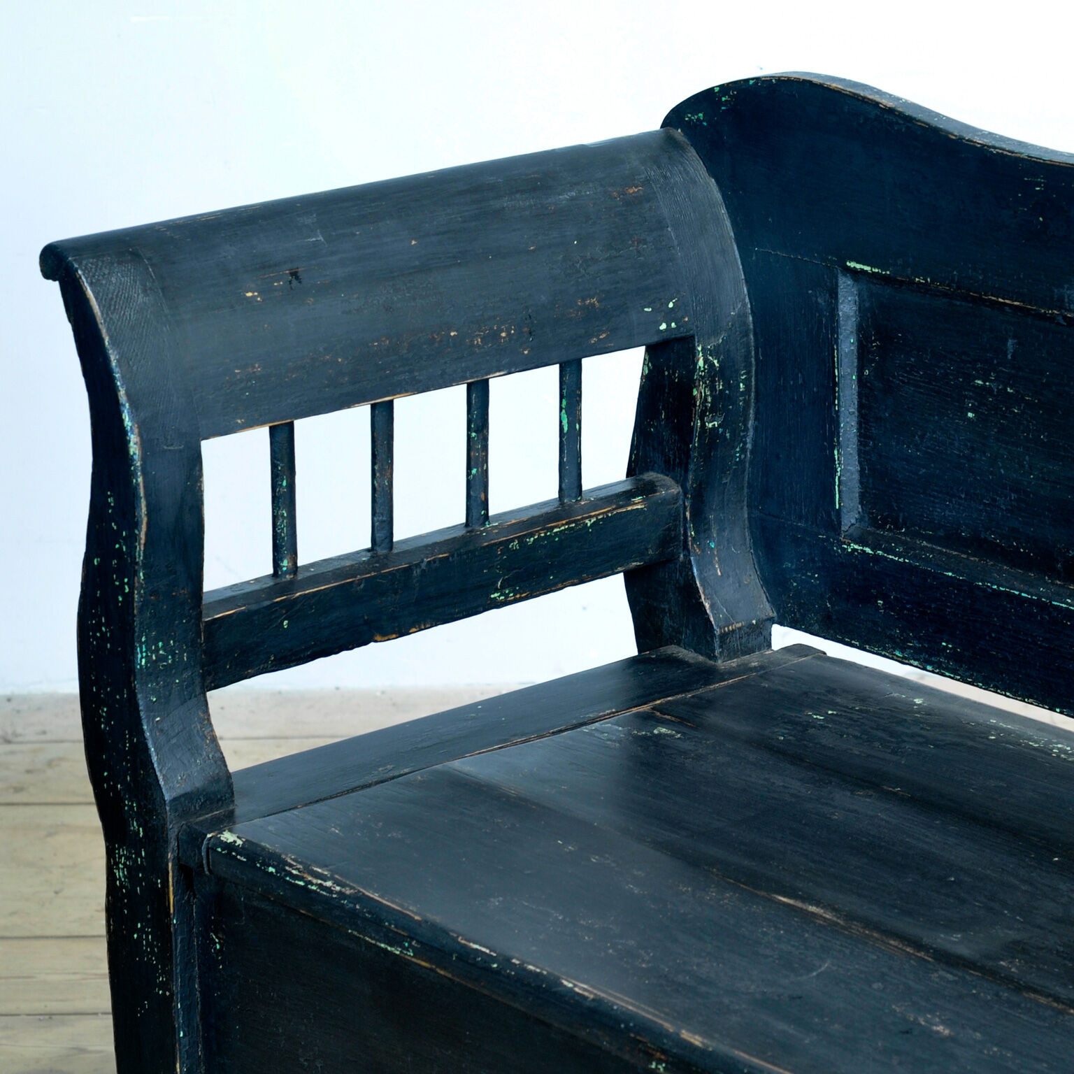 Antique pine drop-top bench, 1900s